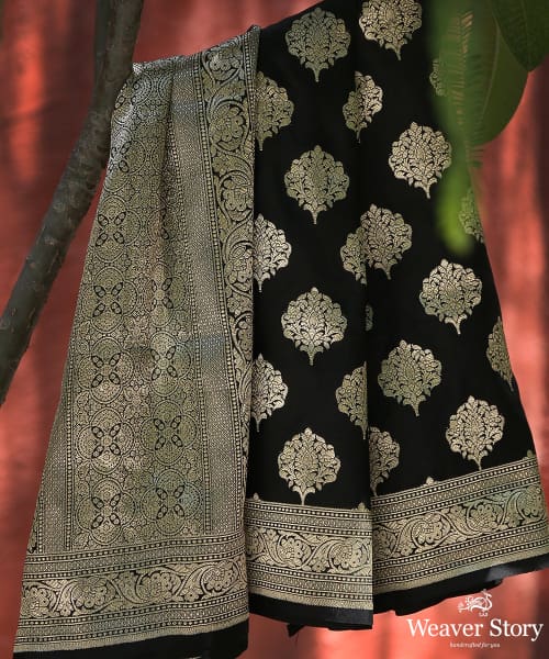 Handloom_Black_Katan_Silk_Dupatta_With_Leaf_Motifs_And_Floral_Border_WeaverStory_01