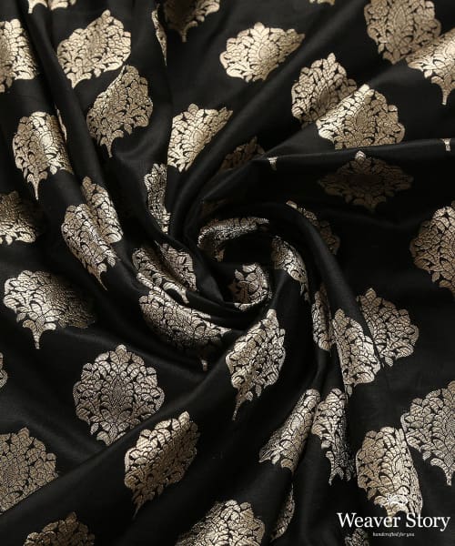 Handloom_Black_Katan_Silk_Dupatta_With_Leaf_Motifs_And_Floral_Border_WeaverStory_05