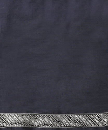 Handloom_Black_Pure_Katan_Silk_Banarasi_Saree_With_Diagonal_Checks_Pattern_and_Elephant_And_Butterfly_Motifs_WeaverStory_05