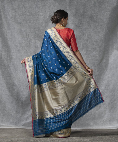 Handloom_Blue_Pure_Katan_Silk_Banarasi_Saree_with_Kadhwa_Booti_and_Maroon_Selvedge_WeaverStory_03
