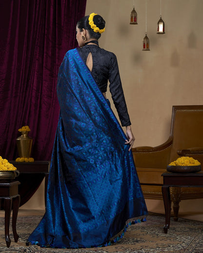 Handloom_Blue_and_Black_Pure_Katan_Silk_Banarasi_Tanchoi_Saree_WeaverStory_03