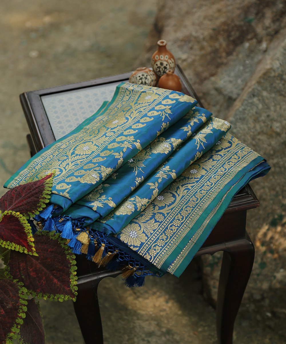 Handloom_Blue_and_Green_Dual_Tone_Pure_Katan_Silk_Kadhwa_Jangla_Banarasi_Dupatta_WeaverStory_01