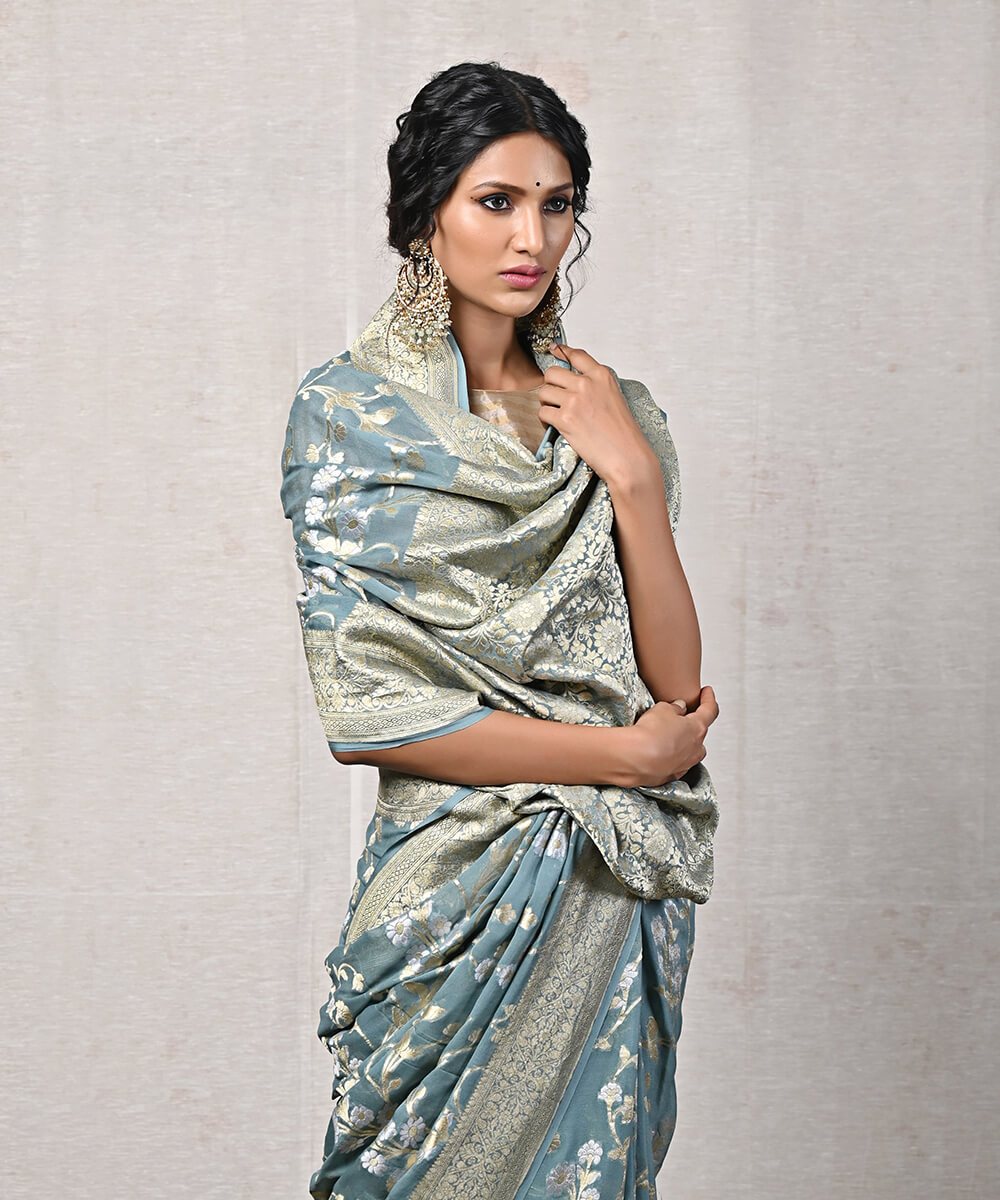 Handloom_Cement_Grey_Banarasi_Georgette_Saree_with_Floral_Jaal_WeaverStory_01