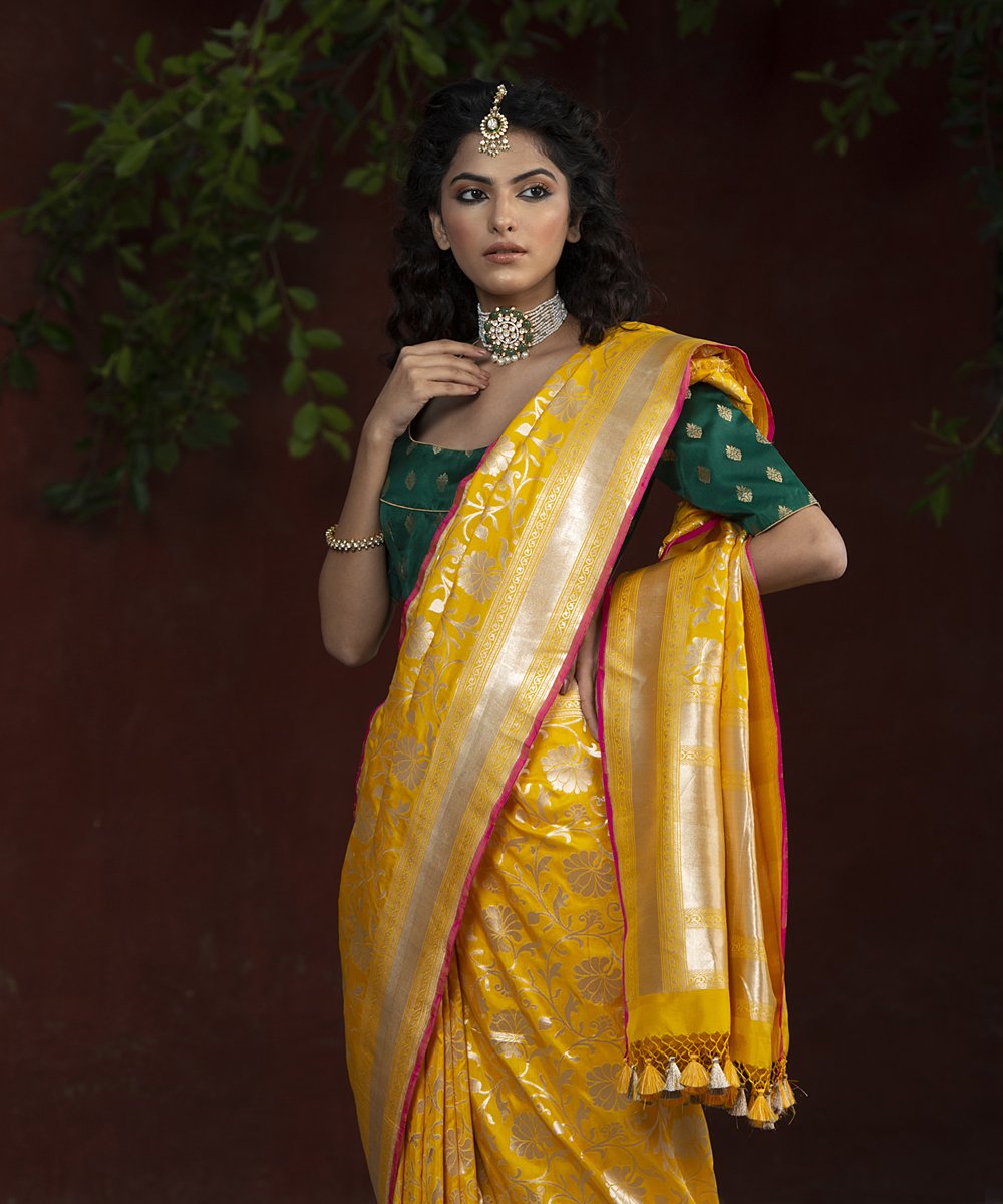 Handloom_Cutwork_Yellow_Katan_Silk_Banarasi_Saree_with_Jangla_Design_and_Pink_Selvedge_WeaverStory_01