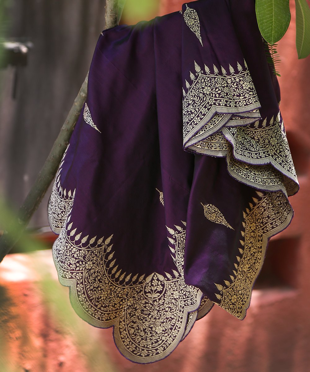 Handloom_Dark_Purple_Scalloped_Border_Handloom_Banarasi_Dupatta_WeaverStory_01