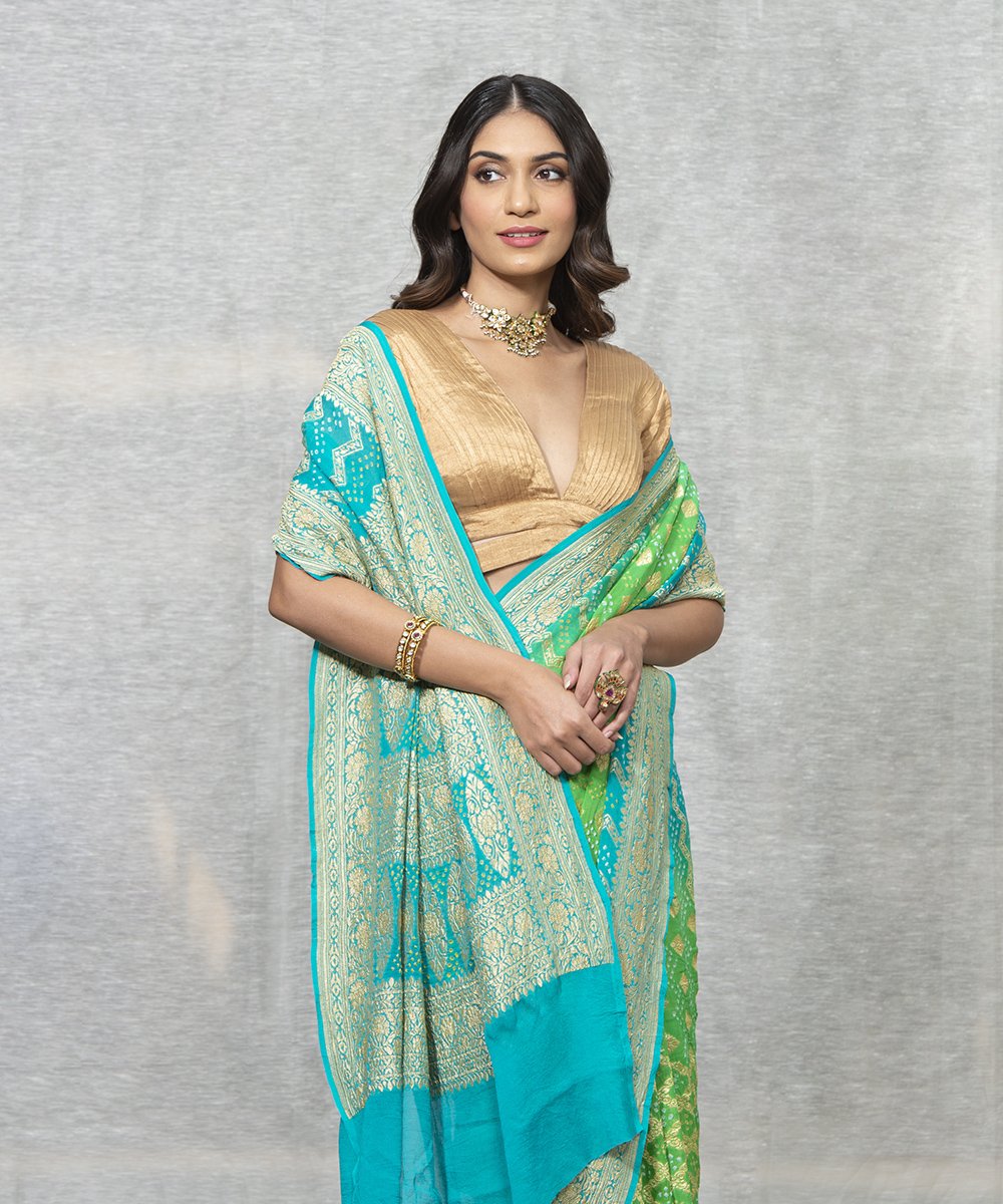 Handloom_Green_And_Blue_Dual_Tone_Pure_Georgette_Banarasi_Bandhej_Saree_WeaverStory_01