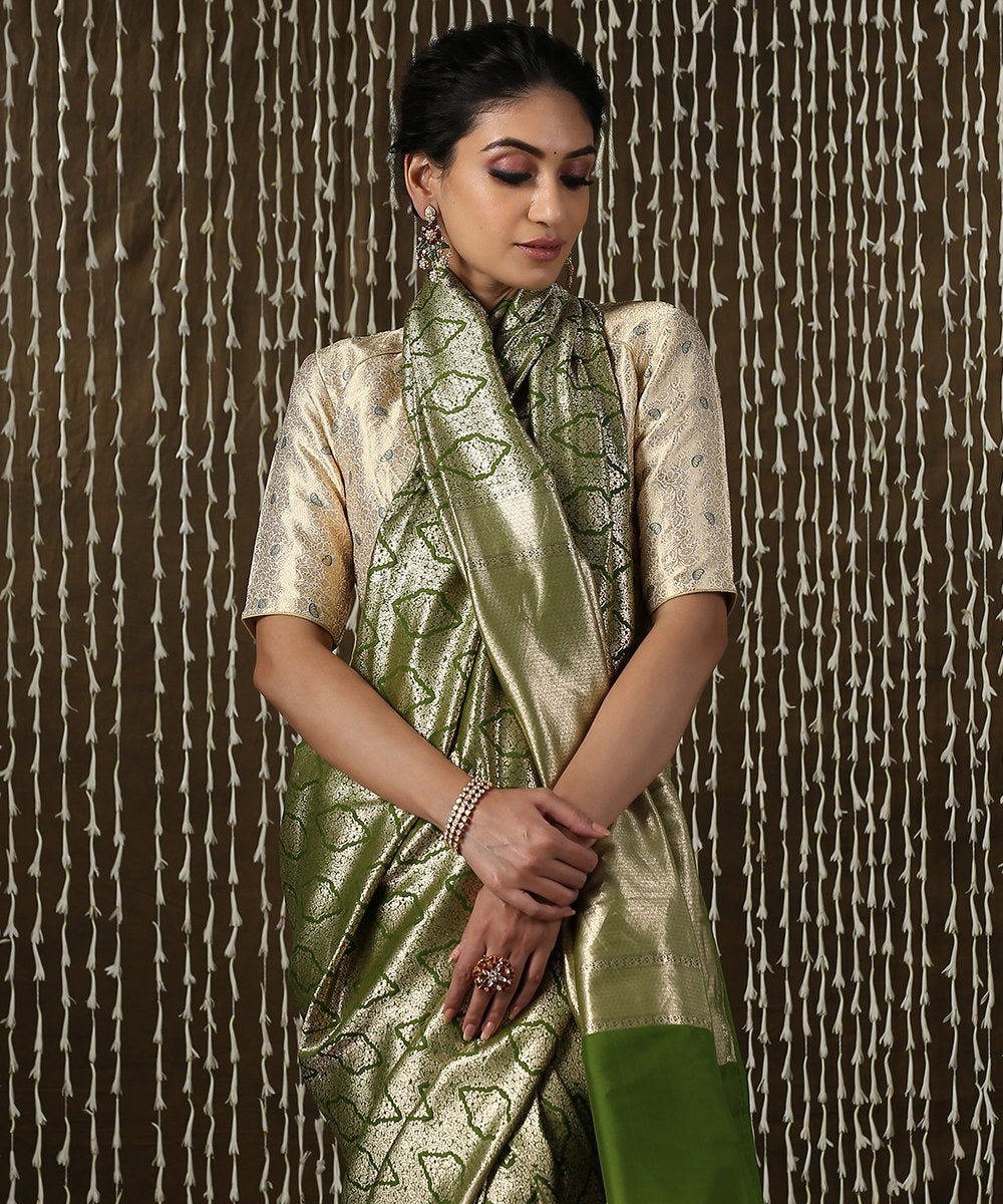 Handloom_Green_Banarasi_Saree_with_Kimkhab_Weave_WeaverStory_01