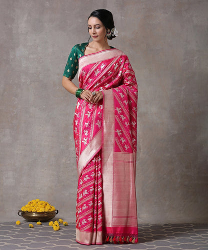 Handloom_Hot_Pink_Pure_Katan_Silk_Diagonal_Shikargah_Weave_Banarasi_Saree_With_Kadhwa_Bel_WeaverStory_01