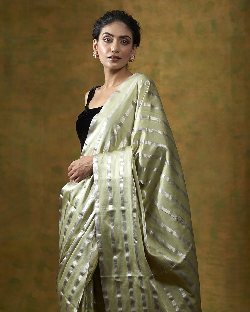 Handloom_Light_Green_Horizontal_Stripes_Banarasi_Saree_In_Satin_WeaverStory_01