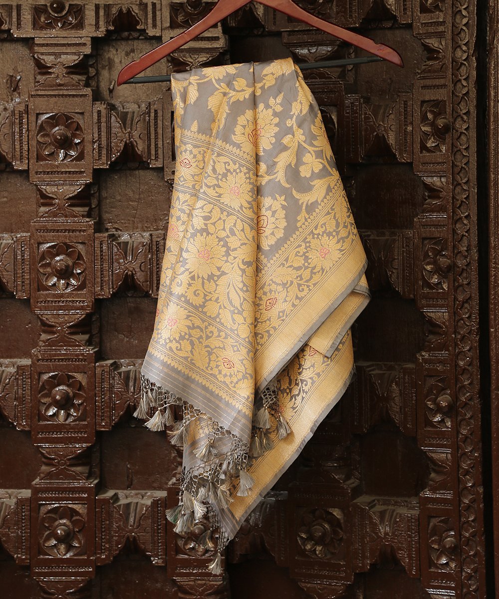 Handloom_Light_Grey_Pure_Katan_Silk_Banarsi_Kimkhab_Dupatta_with_Meenakari_and_Jangla_Design_WeaverStory_01