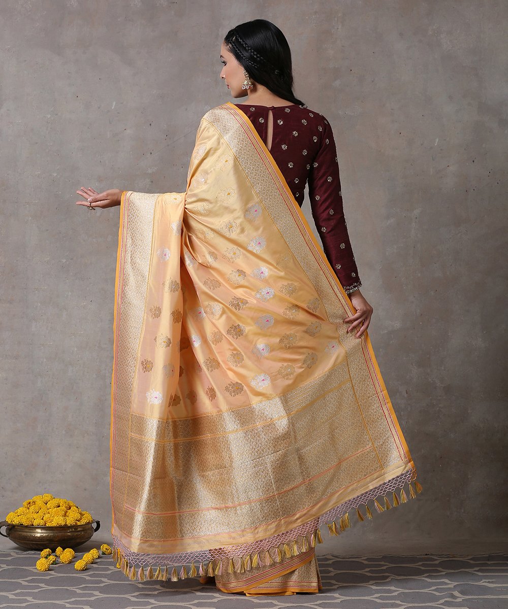 Handloom_Light_Peach_Pure_Katan_Silk_Banarasi_Saree_With_Kadhwa_Booti_and_Badla_Work_WeaverStory_03