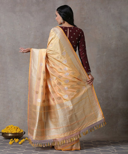 Handloom_Light_Peach_Pure_Katan_Silk_Banarasi_Saree_With_Kadhwa_Booti_and_Badla_Work_WeaverStory_03
