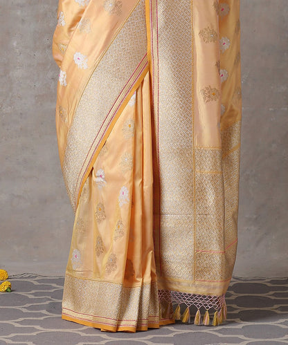 Handloom_Light_Peach_Pure_Katan_Silk_Banarasi_Saree_With_Kadhwa_Booti_and_Badla_Work_WeaverStory_04