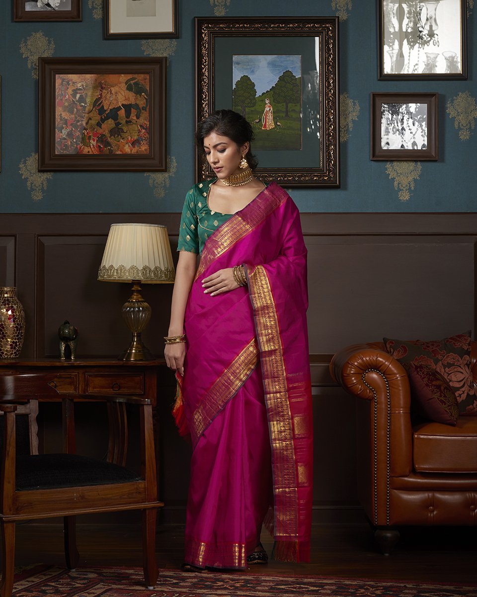 Handloom_Magenta_Kanjivaram_Silk_Saree_With_Red_And_Gold_Border_WeaverStory_02