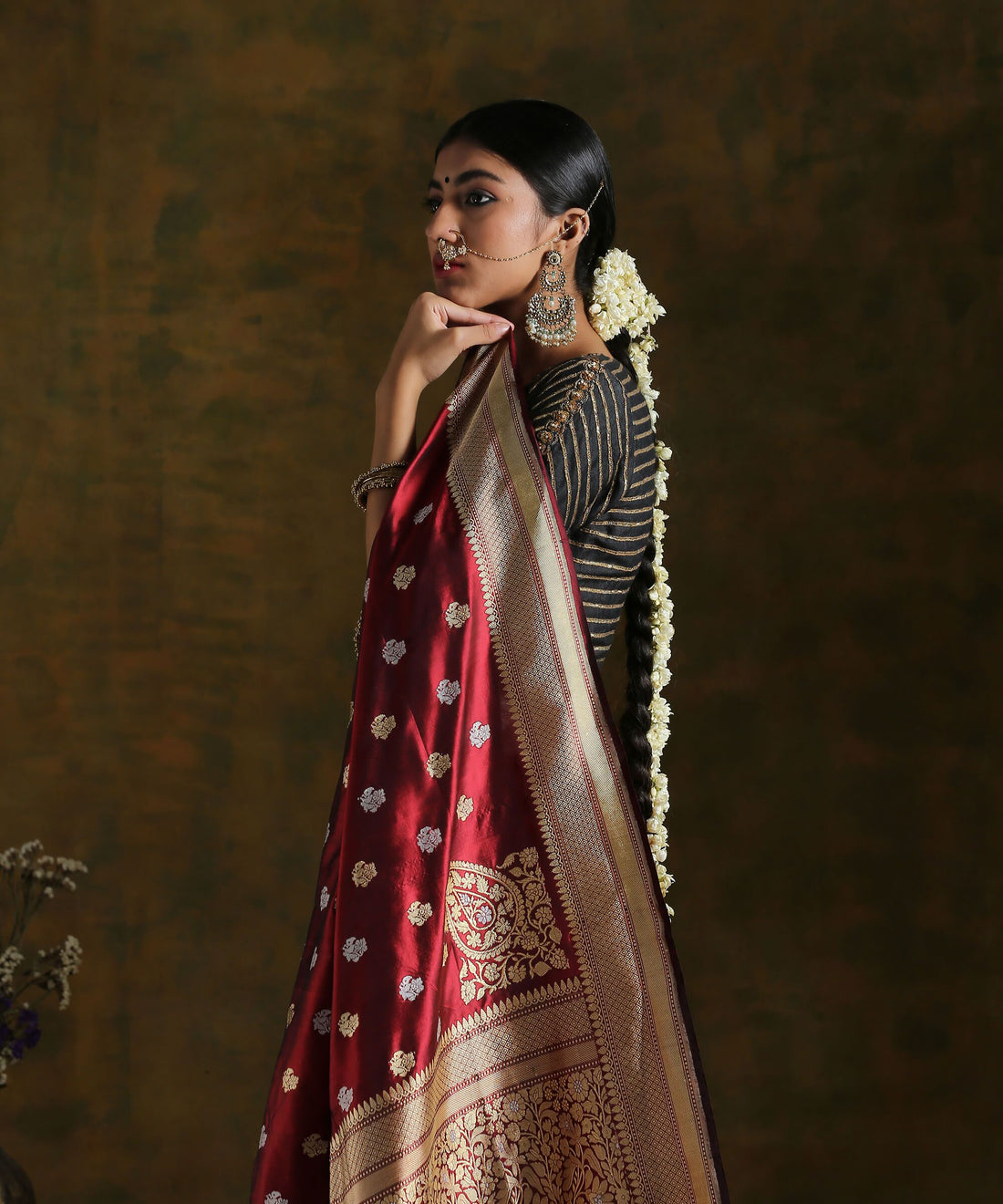 Handloom_Maroon_Kadhwa_Booti_Katan_Silk_Banarasi_Saree_with_Konia_WeaverStory_01