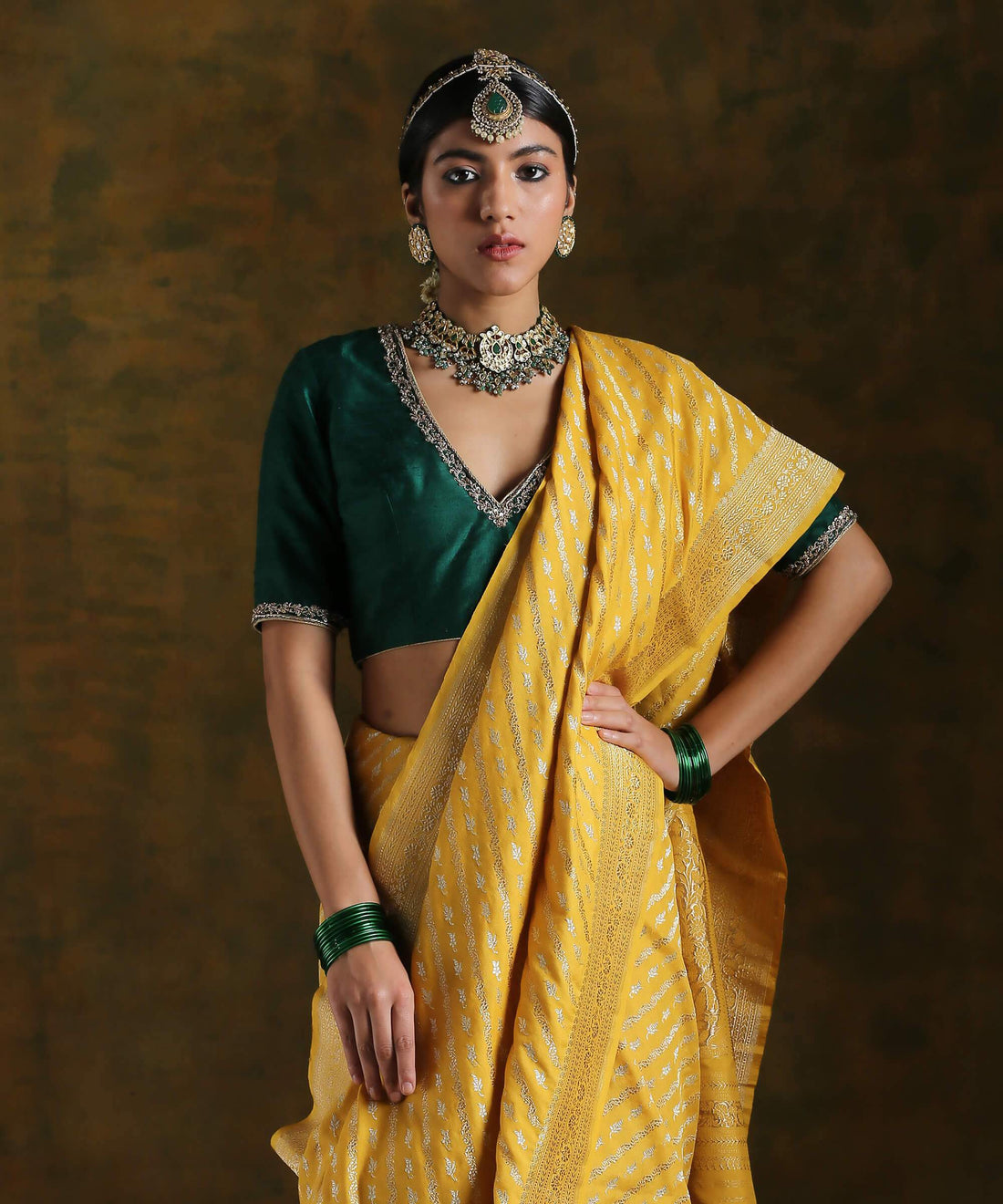 Handloom_Mustard_Ektara_Weave_Pure_Katan_Silk_Banarasi_Jangla_Saree_with_Konia_Motifs_WeaverStory_01