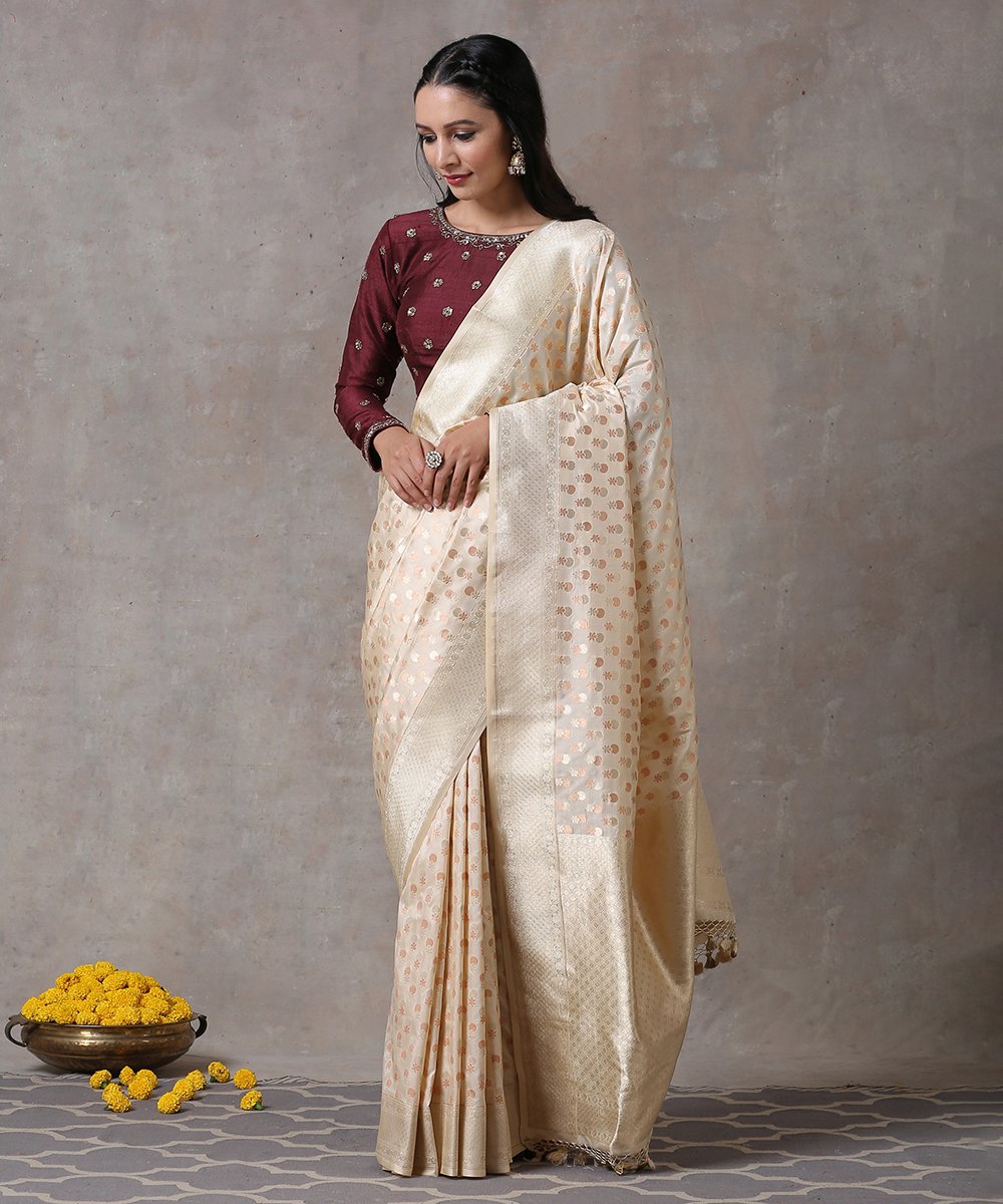 Handloom_Offwhite_Gold_Copper_Zari_Pure_Katan_Silk_Banarasi_Saree_with_small_Motifs_WeaverStory_02