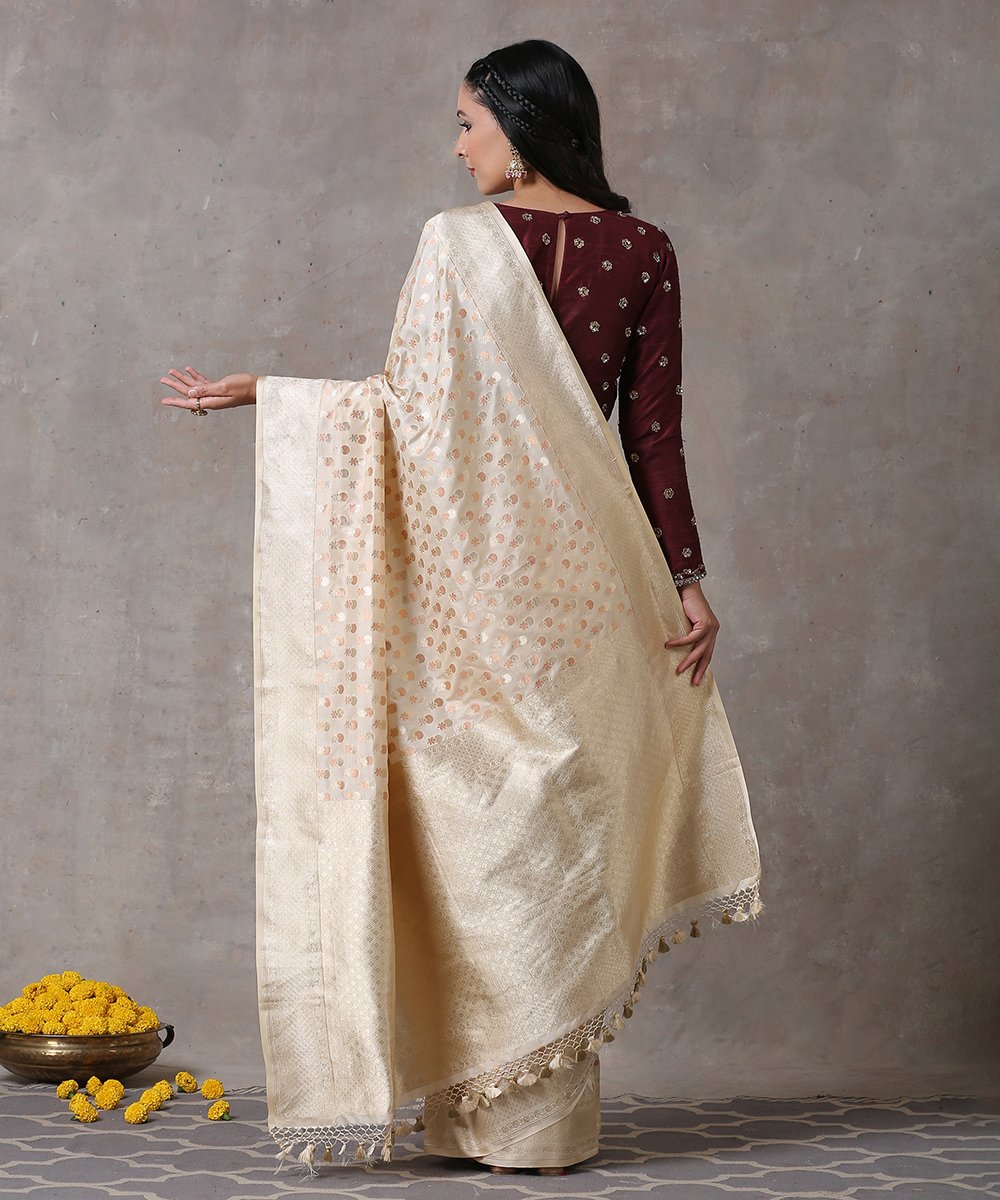 Handloom_Offwhite_Gold_Copper_Zari_Pure_Katan_Silk_Banarasi_Saree_with_small_Motifs_WeaverStory_03