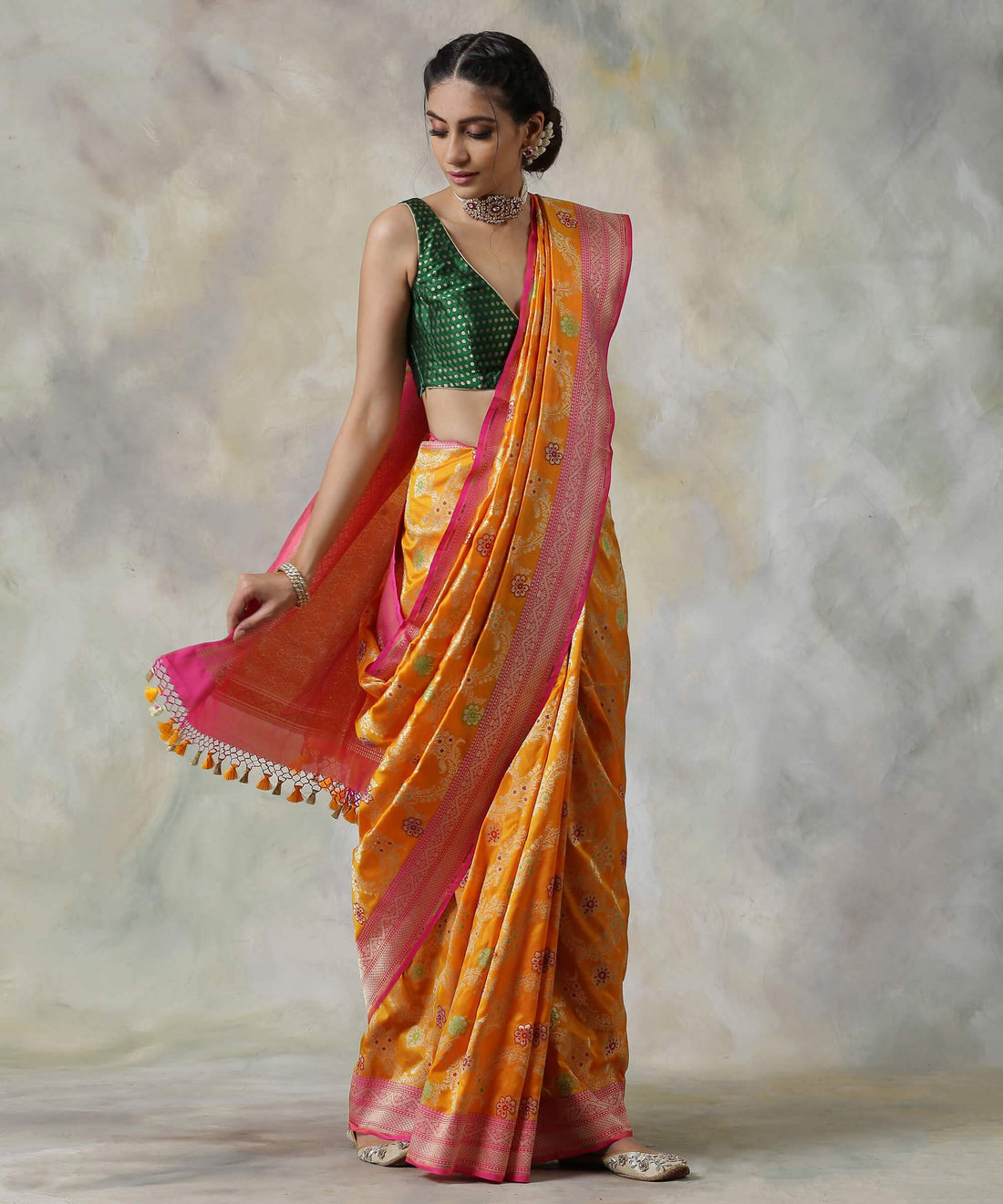 Handloom_Orange_Pure_Katan_Silk_Banarasi_Saree_with_Pink_Border_WeaverStory_02