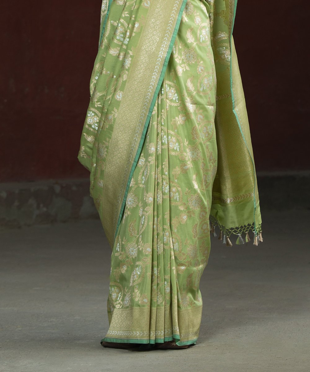 Handloom_Parrot_Green_Katan_Silk_Cutwork_Sona_Rupa_with_Jangla_Design_WeaverStory_04