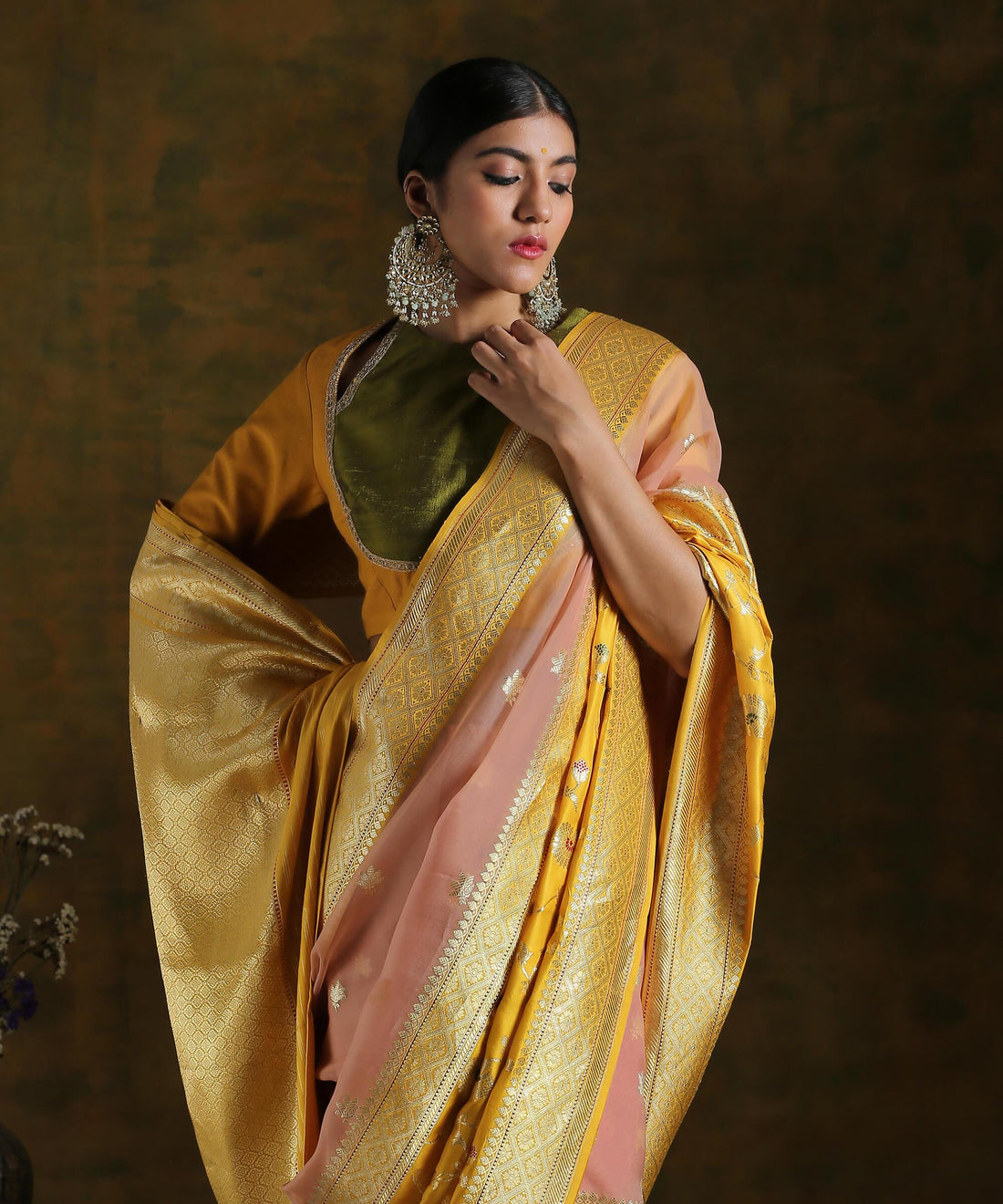Peach_and_Mustard_Yellow_Kora_Silk_Saree_with_a_Kadhiyal_Border_in_fine_Katan_Silk_WeaverStory_01