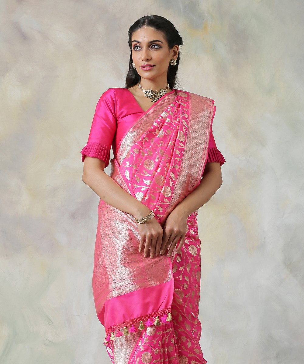 Handloom_Pink_Banarasi_Saree_With_All_Over_Zari_Jaal_Weave_WeaverStory_01