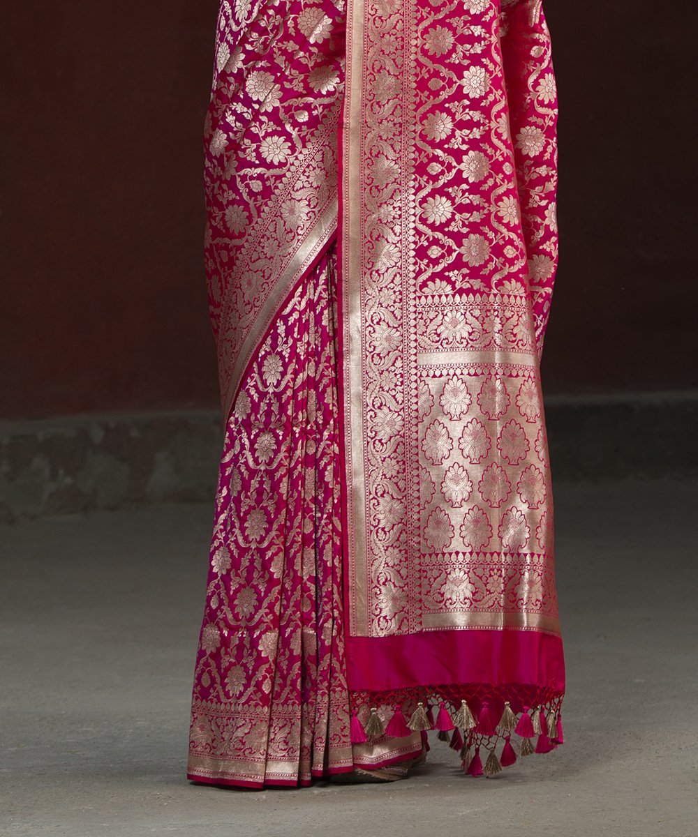 Handloom_Pink_Katan_Silk_Cutwork_Banarasi_Saree_with_Mehraab_Jaal_WeaverStory_04