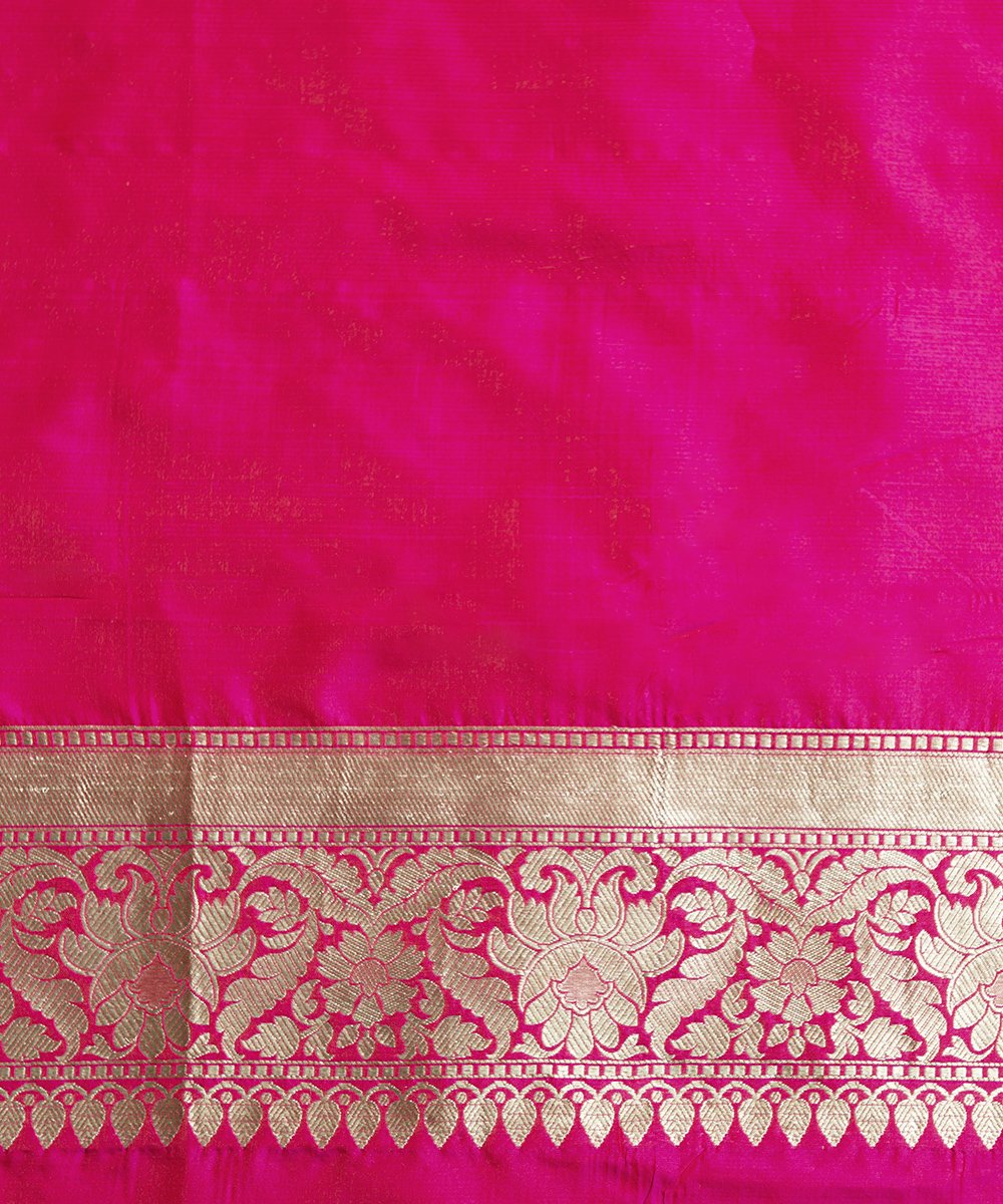 Handloom_Pink_Katan_Silk_Cutwork_Banarasi_Saree_with_Mehraab_Jaal_WeaverStory_05