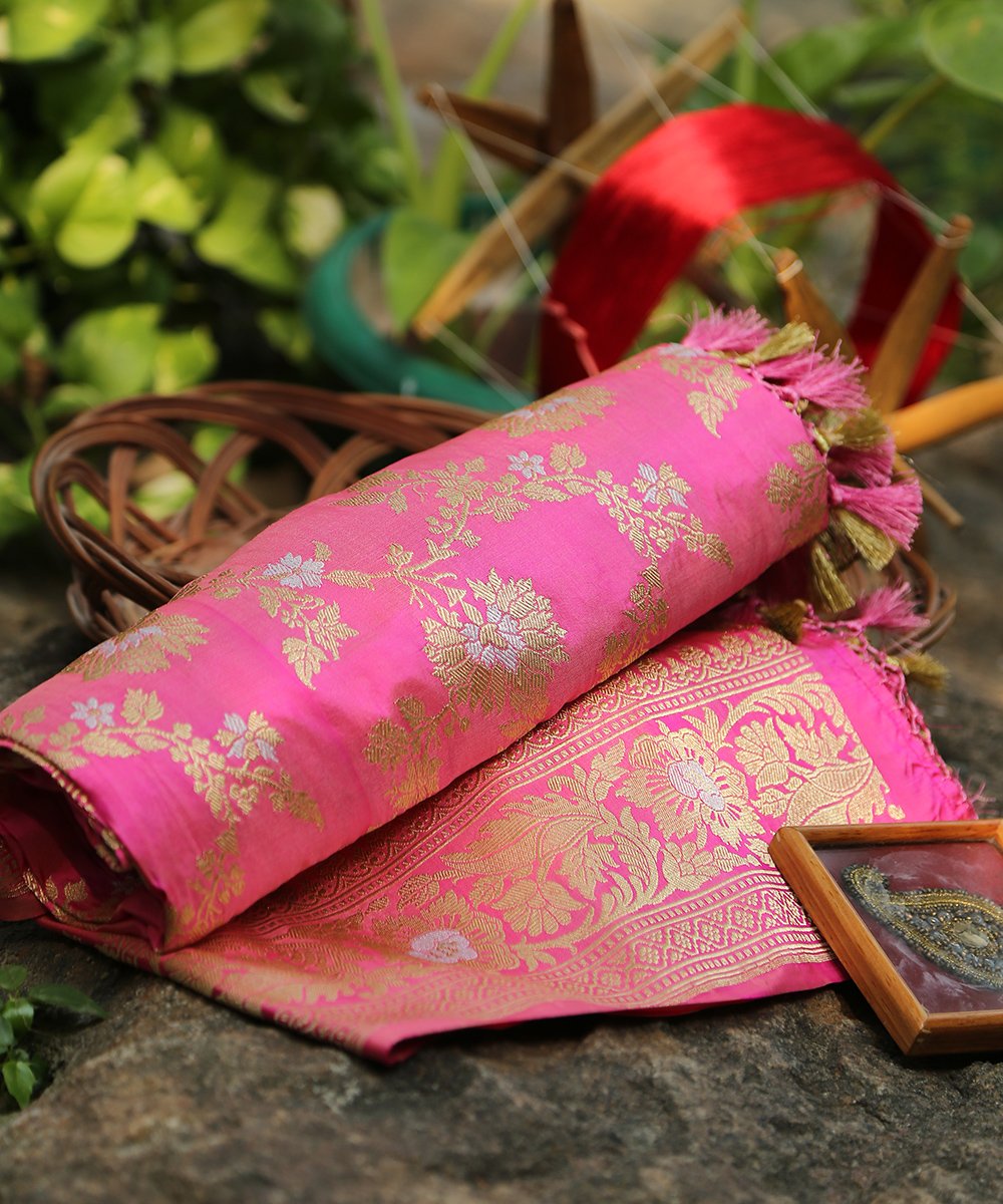 Handloom_Pink_Dual_Tone_Pure_Katan_Silk_Sona_Rupa_Kadhwa_Jangla_Banarasi_Dupatta_WeaverStory_01
