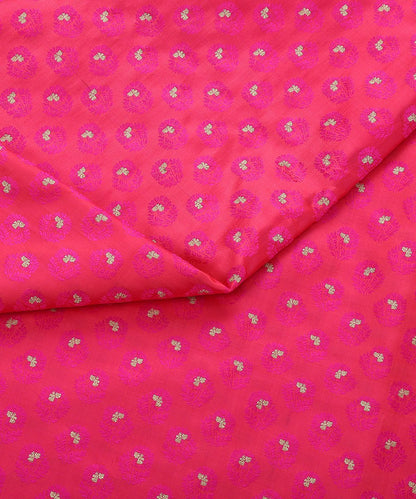 Handloom_Pink_and_Orange_Dual_Tone_Zari_Booti_Tanchoi_Banarasi_Fabric_with_Floral_Motifs_WeaverStory_04