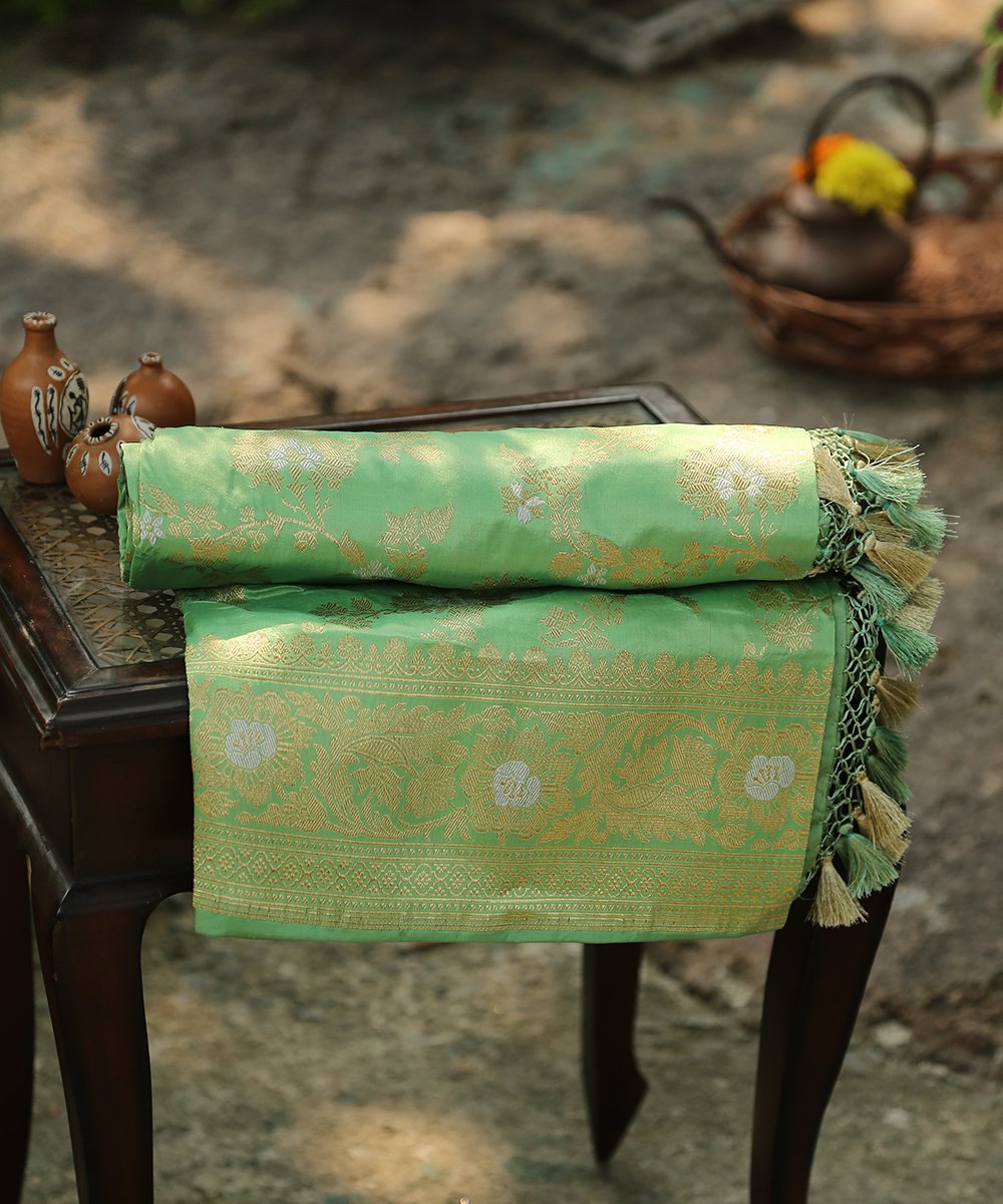 Handloom_Pista_Green_And_Yellow_Dual_Tone_Katan_Silk_Kadhwa_Jangla_Dupatta_WeaverStory_01