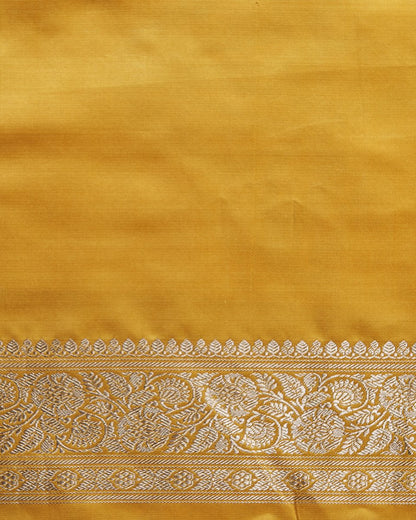 Handloom_Pure_Katan_Silk_Yellow_Tanchoi_Banarasi_Saree_With_Zari_Floral_Border_WeaverStory_05