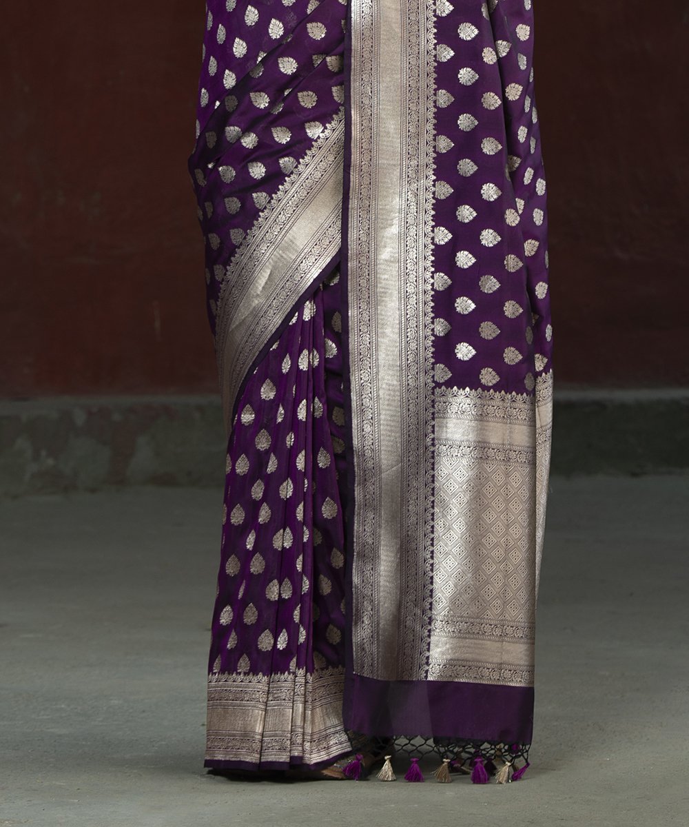Handloom_Purple_Katan_Silk_Handloom_Zari_Booti_Banarasi_Saree_WeaverStory_04