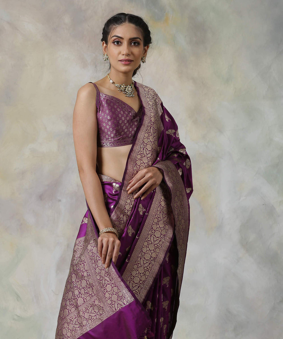 Handloom_Purple_Pure_Katan_Silk_Banarasi_Saree_with_Traditional_Motifs_WeaverStory_01