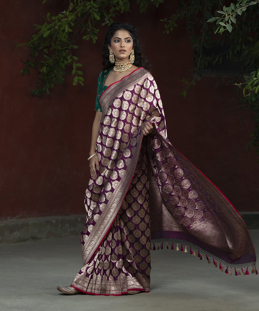Handloom_Purple_Traditional_Katan_Silk_Zari_Booti_Banarasi_Saree_With_Red_Selvedge_WeaverStory_02