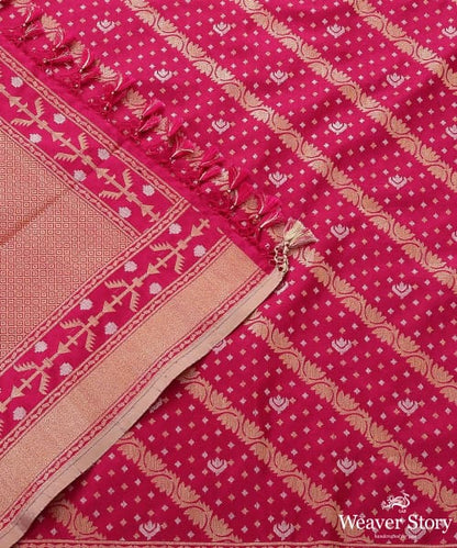 Handloom_Rani_Pink_Pure_Katan_Silk_Banarasi_Dupatta_with_Aada_Jaal_WeaverStory_05