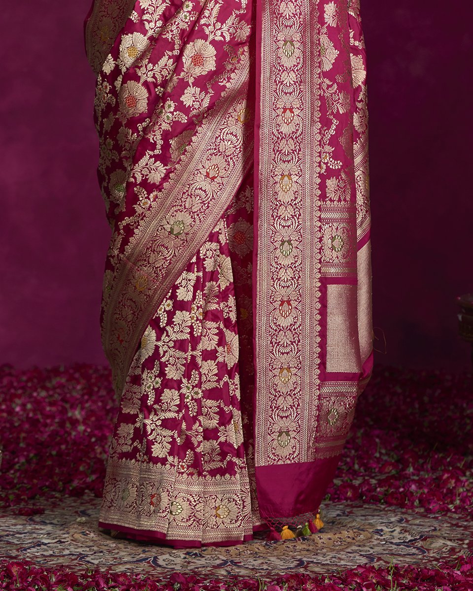 Banarasi saree shalu Marathi wedding | Couple wedding dress, Indian wedding  sari, Bridal saree