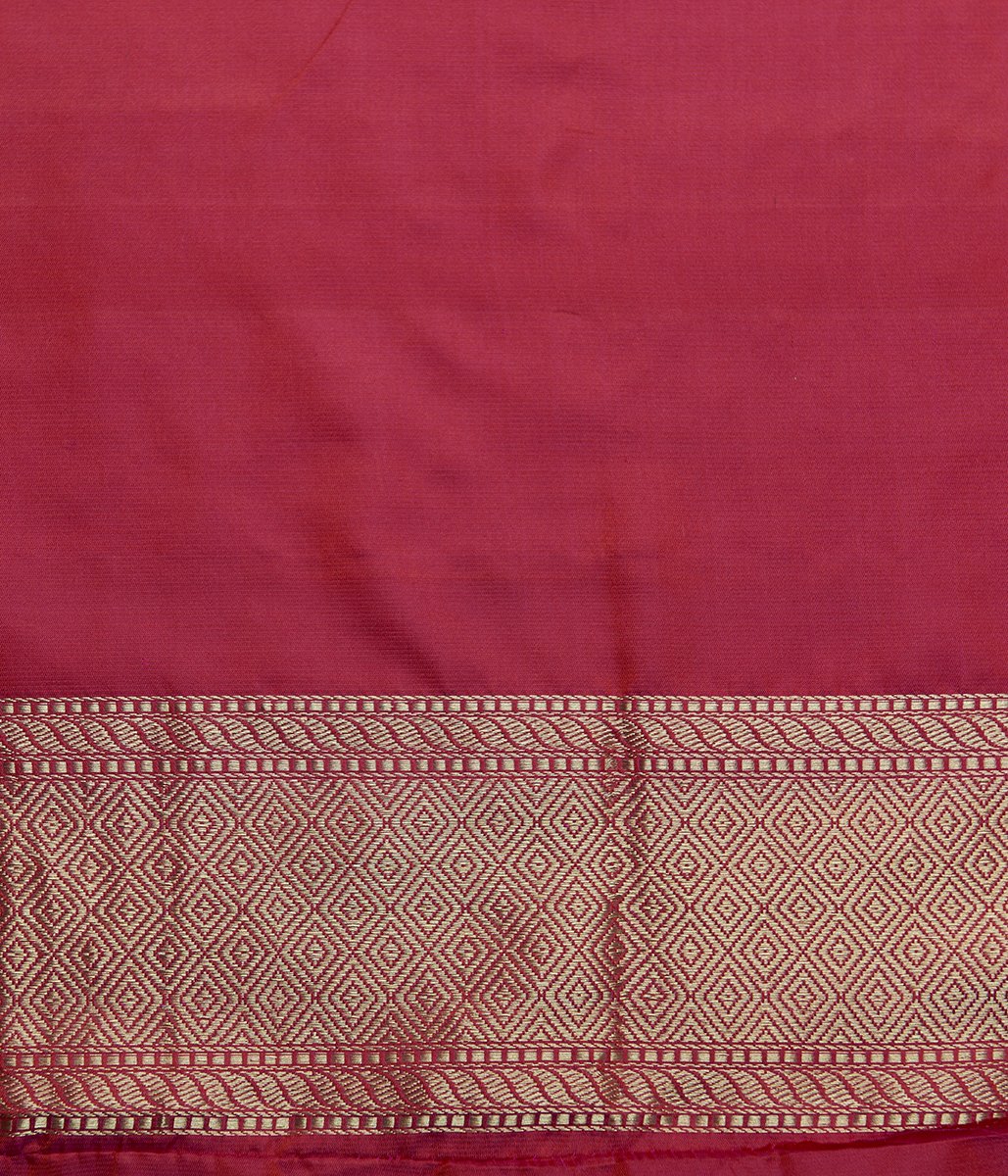 Handloom_Rani_Pink_Mehraab_Border_Pure_Katan_Silk_Tanchoi_Banarasi_Saree_WeaverStory_05