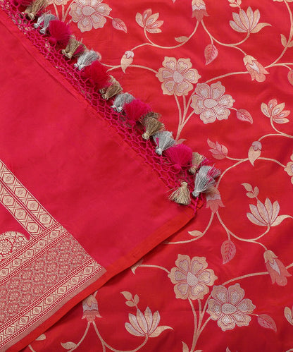 Handloom_Rani_Pink_Pure_Katan_Silk_Cutwork_Banarasi_Dupatta_with_Jangla_Design_WeaverStory_05