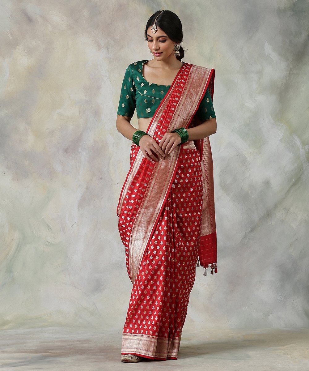 Handloom_Pure_Katan_Silk_Red_Banarasi_Saree_with_Delicate_Floral_Booti_WeaverStory_02