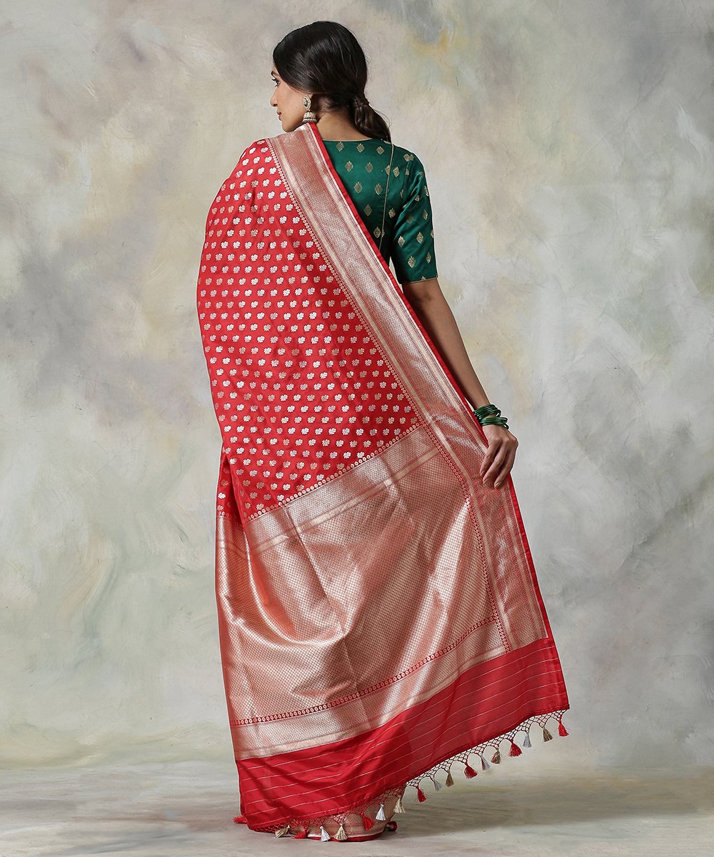 Handloom_Pure_Katan_Silk_Red_Banarasi_Saree_with_Delicate_Floral_Booti_WeaverStory_03