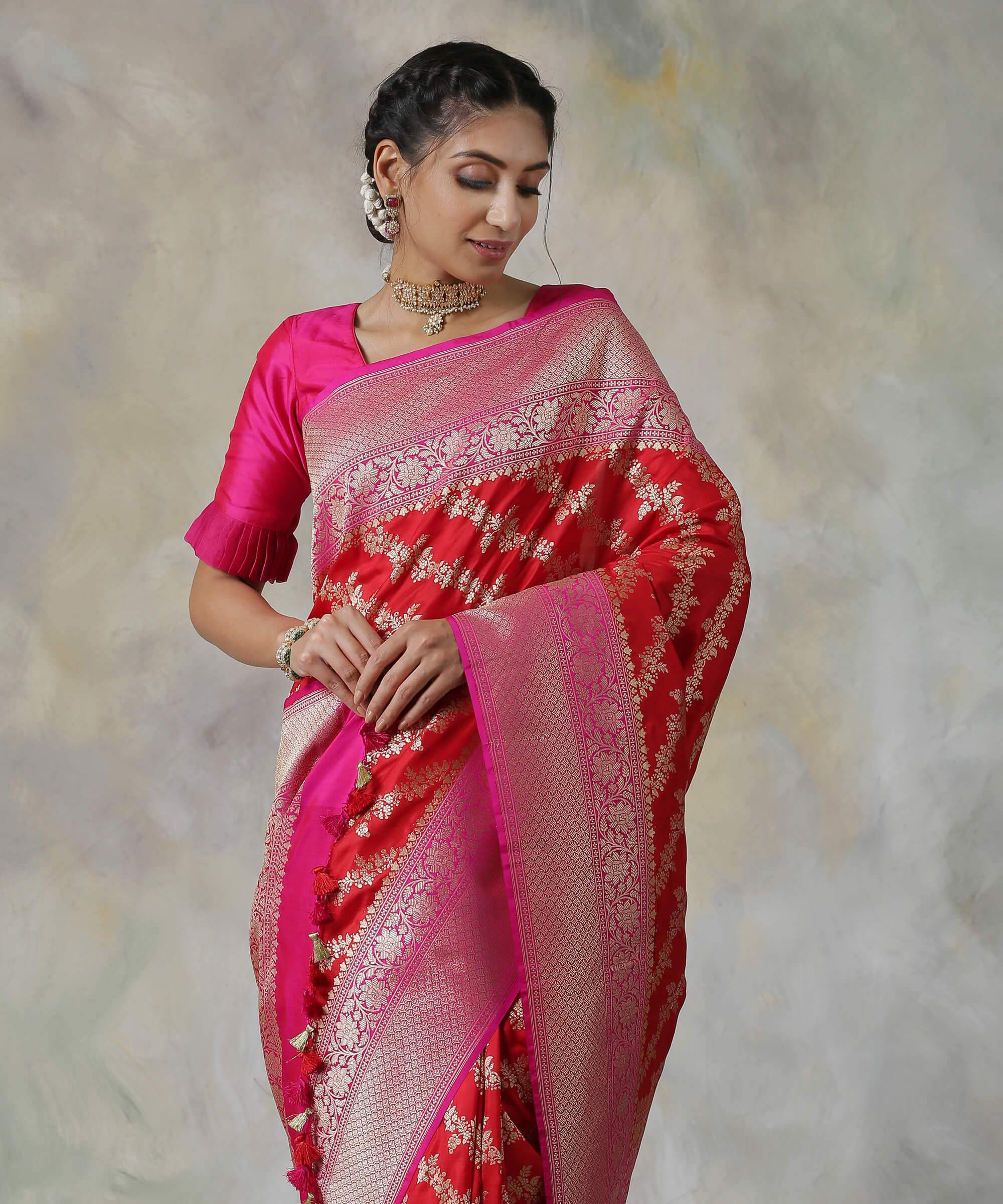 Handloom_Red_Banarasi_Silk_Saree_with_Floral_Jaal_and_Pink_Border_WeaverStory_01