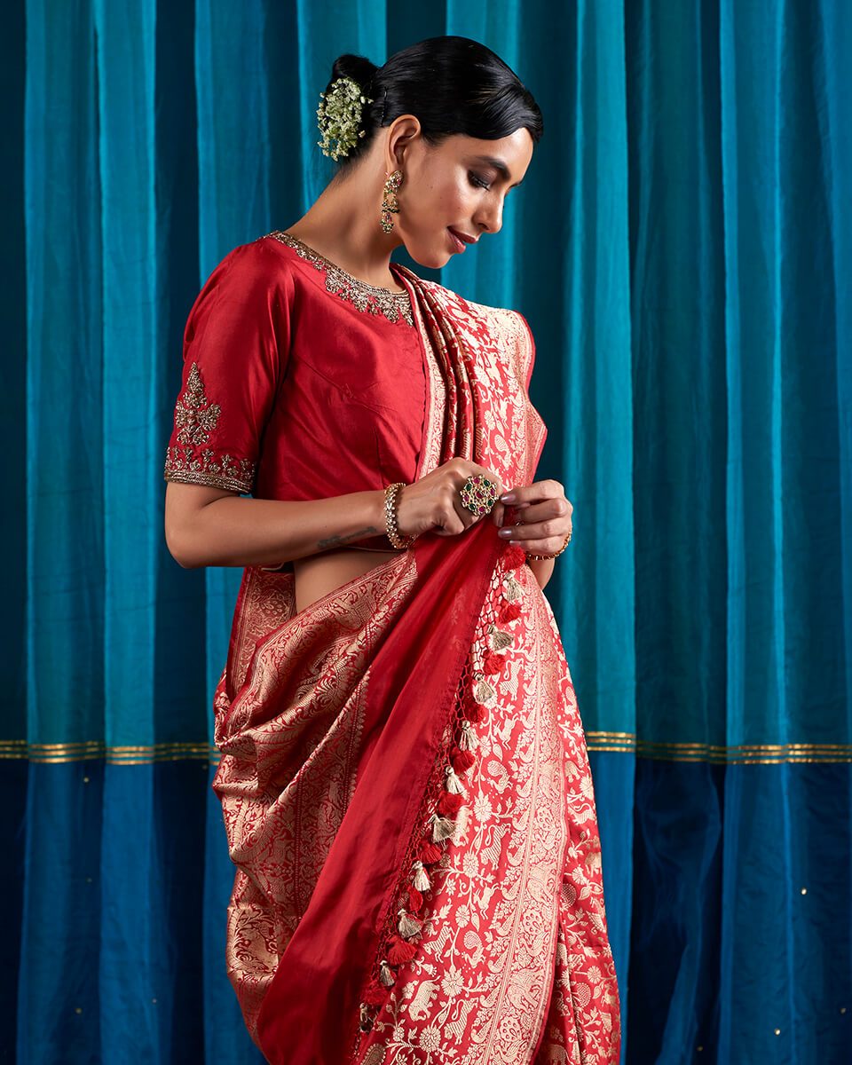 Handloom_Red_Kimkhab_Shikargah_Saree_With_Kadhwa_Border_WeaverStory_01