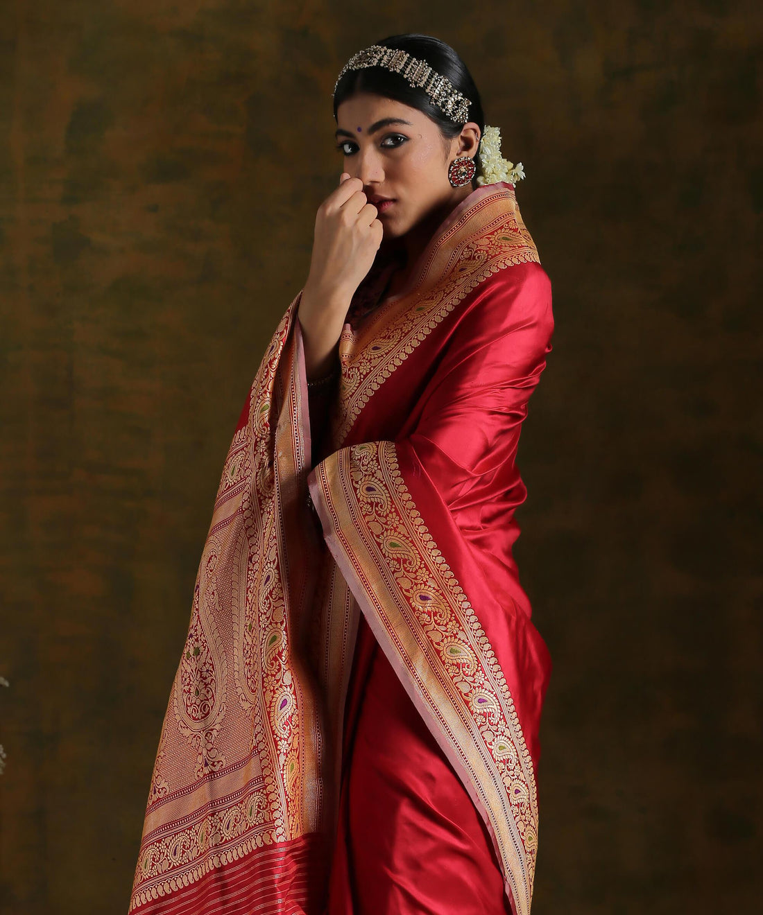 Handloom_Red_Banarasi_Katan_Silk_Saree_with_Meenakari_Border_WeaverStory_01