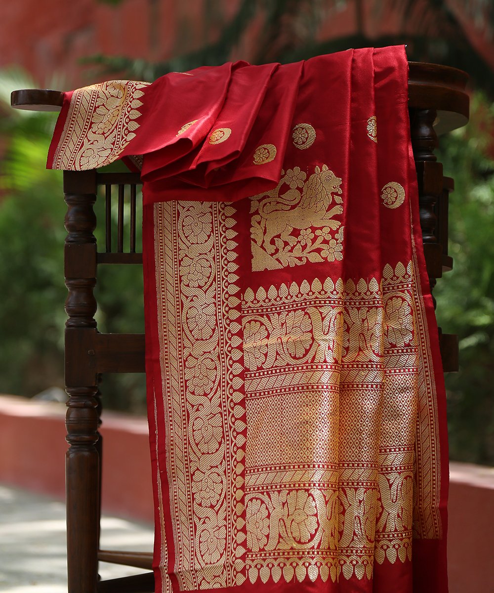 Handloom_Red_Shikargah_Banarasi_Dupatta_with_Chaand_Boota_WeaverStory_01