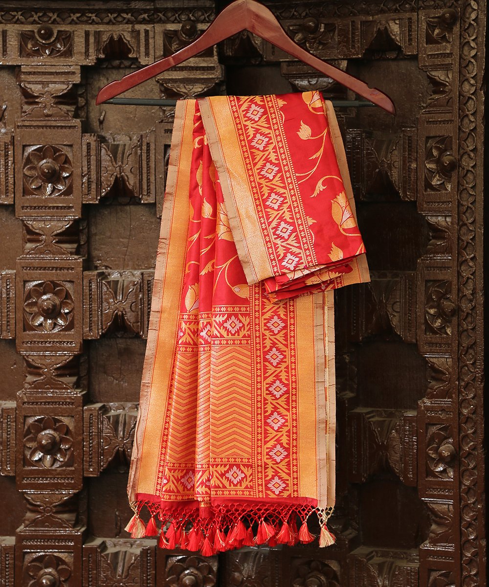 Handloom_Red_Pure_Katan_Silk_Cutwork_Jamdani_Weave_Banarasi_Dupatta_WeaverStory_01