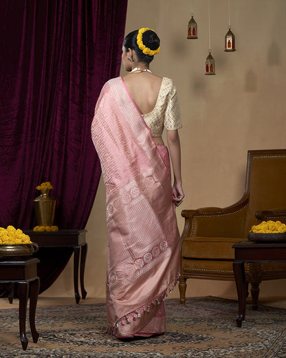 Handloom_Pink_and_Peach_Pure_Katan_Silk_Tanchoi_Banarasi_Saree_With_Rose_Flower_Boota_WeaverStory_03