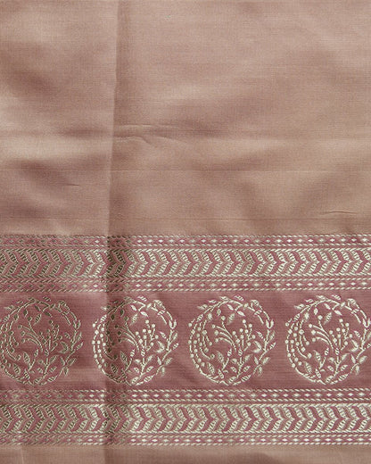 Handloom_Pink_and_Peach_Pure_Katan_Silk_Tanchoi_Banarasi_Saree_With_Rose_Flower_Boota_WeaverStory_05
