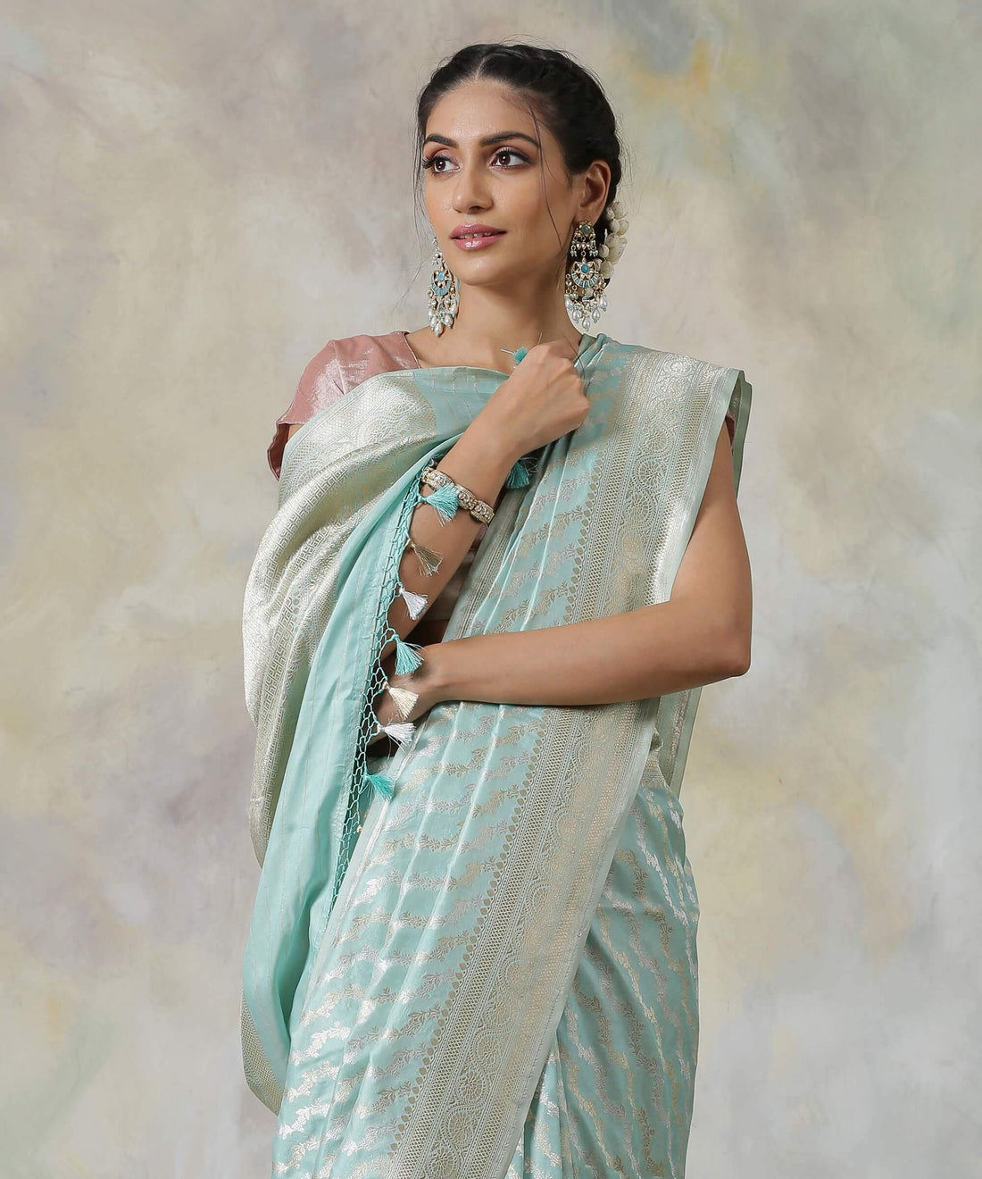 Handloom_Sky_Blue_Banarasi_Silk_Saree_with_Sona_Rupa_Leheriya_WeaverStory_01