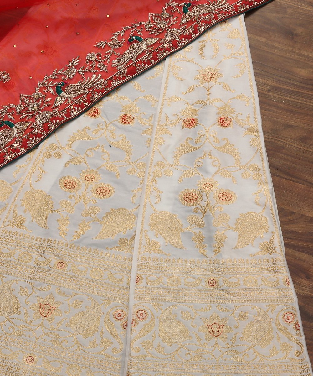 Handloom_White_Katan_Silk_Banarasi_Lehenga_with_Mughal_Jaal_Design_WeaverStory_01
